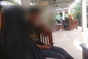 Mengaku Dihamili Mantan Pacar, Gadis di Lamongan Lapor Polisi Didampingi Suami