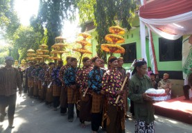 Semarak Kirab Pusaka Peringatan Haul Ki Andong Sari di Ledok Kulon, Bojonegoro
