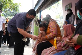 Mas Dhito Minta Petugas Tidak Kendor Kejar Target Imunisasi 83.519 Anak
