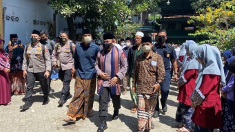 Kapolri Sowan ke Ponpes Al-Falah Ploso Kediri, Ini Doa Para Kiai