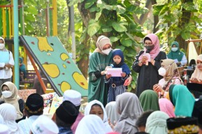 Pekan Muharam Kota Pasuruan, Berbagi Kasih Anak Yatim Bersama Bunda Fatma