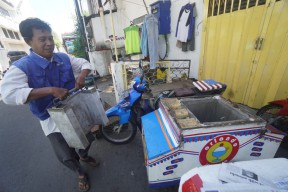 Kelezatan Es Krim Orlando "Mendinginkan" Surabaya Sejak Tahun 70an (1)