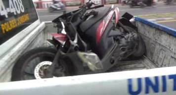 Tabrak Truk Bermuatan Ayam di Jombang, Pengendara Motor Vario Tewas