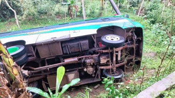 Bus Rombongan MTs An-Nur Terguling di Malang  Setelah Ubah Rencana Wisata