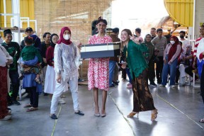Influencer Surabaya Meriahkan HUT ke-77 RI: Gelar Lomba, Borong Dagangan UMKM