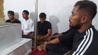 Skuad Persela Ziarah ke Makam Mbah Lamong Sebelum Arungi Liga 2