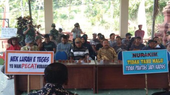 Warga Desak Kasun Selotapak Trawas Mojokerto Mundur usai Digerebek Selingkuh