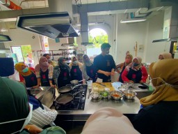 Saat Para Pendamping Pasien TBC Ikuti Cooking Workshop di Ottimo Internasional
