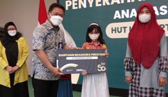 Ratusan Pelajar Terima Beasiswa dari PT Petrokimia Gresik