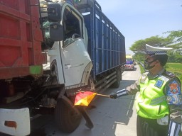Dua Truk Terlibat Kecelakaan di Tol Pasuruan, 1 Sopir Luka Berat