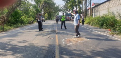 Ibu dan 2 Anaknya Tewas Terlindas Truk Mundur di Bungah Gresik
