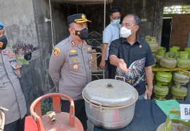 Isi LPG Subsidi 3 Kg Dipindah ke Tabung 50 Kg, 2 Tersangka di Jombang Diamankan