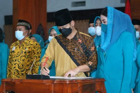 Mas Ipin Lantik Pengurus PKK Kabupaten Trenggalek Periode 2022-2024