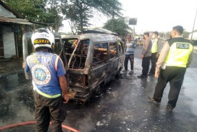 Cerita di Balik Terbakarnya Mobil Carry Dekat SPBU Mojoagung, Jombang