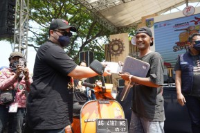 Panjalu Scooter Fest, Mas Dhito Beri Doorprize Vespa untuk 2 Scooterist