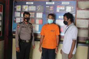 Kuli Bangunan di Kediri Gagalkan Pencurian Keramik dan Handphone