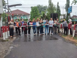 KAI Daop 9 Tutup Perlintasan Kereta Api di Jalan Mangga Jember