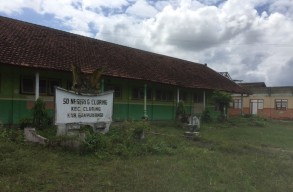 Sejak Ditutup, SDN 6 Cluring Banyuwangi Tampak Menyeramkan