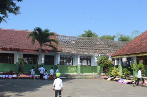 Nestapa SDN Brangkal 2 Jombang, Ruang Kelas Rusak Hingga Kekurangan Guru