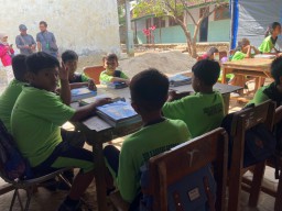 Begini Curhatan Murid SDN 2 Karangpatihan Ponorogo yang Belajar di Tenda