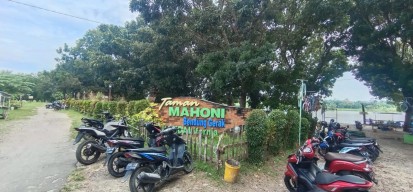 Taman Mahoni, Wisata Bernuansa Alam di Bantaran Sungai Bengawan Solo