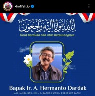 Gubernur Jatim Khofifah Sampaikan Duka Atas Wafatnya Ayah Emil Dardak