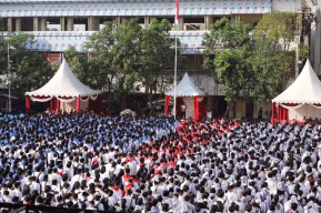 Rektor Kobarkan Semangat Patriot Merah Putih 3.489 Mahasiswa Baru Untag Surabaya