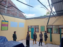 Atap Sekolah di Bojonegoro Rusak Diterjang Hujan Angin