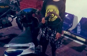 Empat Bocil di Surabaya Geber Motor Sambil Ayunkan Celurit, Satu Diamankan