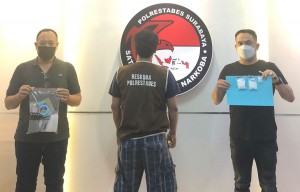 Berdalih Sepi Orderan, Driver Ojol di Surabaya Edarkan Ratusan Gram Sabu