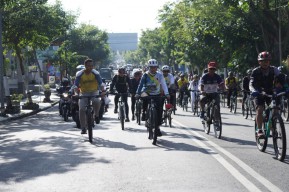 Ribuan Pesepeda Ramaikan Tour Gowes Wisata Nasional di Kota Batu