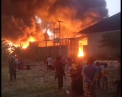 Gudang Daur Ulang Plastik di Krian Sidoarjo Ludes Terbakar