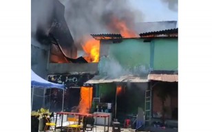 Gudang Milik Event Organizer di Surabaya Terbakar, Dua Orang Terluka