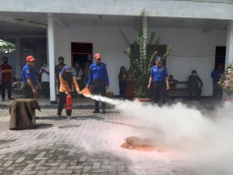 Mas Dhito Minta Fasilitas Umum di Kediri Dilengkapi APAR