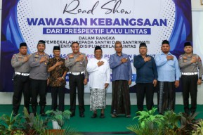 Ketika Polda Jatim Beri Edukasi Etika Berlalulintas di Ponpes Tebuireng Jombang