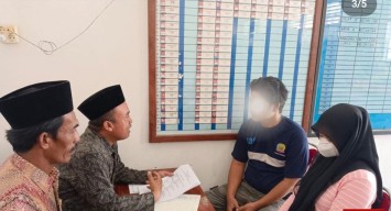 Napi Lapas Lamongan Berurai Air Mata Serahkan Wali Nikah Putrinya ke KUA