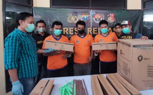 Penjaga Gudang Nekat Jual Ratusan Rak Sepatu di Tempat Kerjanya