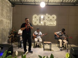 Bikin Bangga! Kepala Dinas di Ponorogo Ini Rilis Single Lagu Perdananya