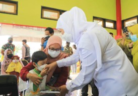 Pelaksanaan Bulan Imunisasi Anak Nasional II di Jatim Lampaui Target Nasional