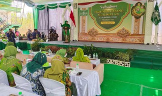 Tanam Kelengkeng di Kediri, Khofifah Ajak Muslimat NU Sedekah Oksigen