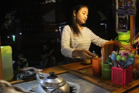 Kopi Angkringan Jombang, Penjualnya Cantik-cantik dan Buka Hingga Dini Hari