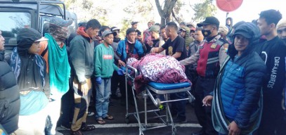 Jeep Wisata Gunung Bromo Masuk Jurang, Angkut Wisatawan Asal Ngawi
