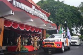 Bupati Trenggalek Mas Ipin Lepas Pataka Jer Basuki Mawa Beya ke Pacitan