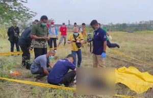 Ini Ciri-ciri Mayat Misterius yang Membusuk di Tanah Lapang Lamongan