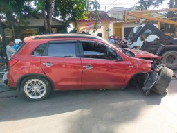 Mobil Hakim Tabrak Bidan dan Pagar Rumah Dinas Bupati Sumenep