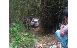 Pengemudi Diduga Mengantuk, Honda HRV Masuk Jurang di Sampang