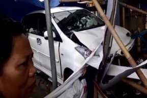 Mobil Seruduk Warung Kopi Milik Lesti di Jember, Korban Terlempar 10 Meter
