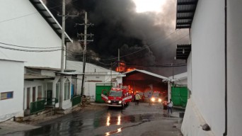 Pabrik Kertas di Kabupaten Malang Terbakar, Begini Penampakannya