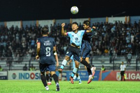 Foto: Derby Pantura Persela vs Gresik United di Stadion Surajaya