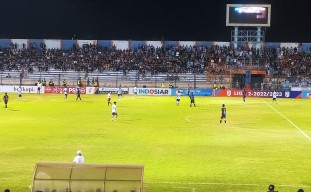Babak Pertama Derby Pantura, Persela Lamongan Tertinggal 1-2 dari Gresik United